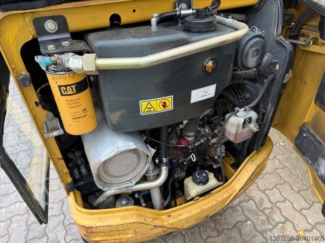 Miniexcavadora CATERPILLAR 301.8C / 2010 BJ / 3.008 H