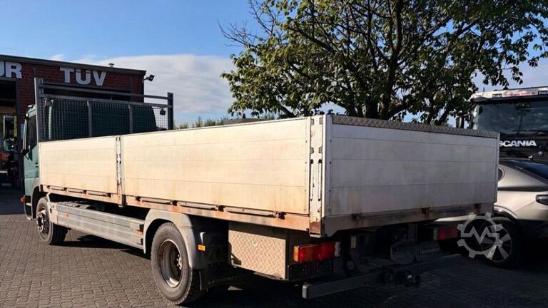 Камион с платформа MERCEDES-BENZ Atego 1226 L 4x2 Pritsche Gerüstbaupritsche