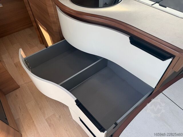 Integreeritud matkaauto RAPIDO RAPIDO M96 VOLLINTEGRIERT