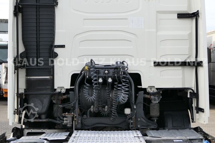 मानक ट्रैक्टर यूनिट VOLVO FH 500 Globetrotter 2-Tanks Euro 6