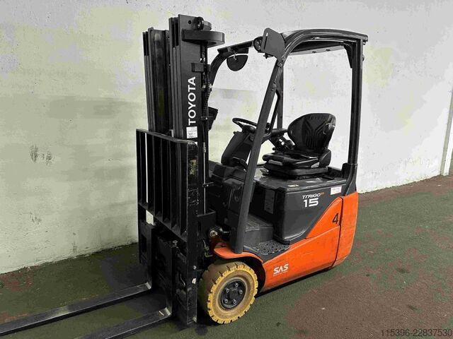 Carrello elevatore elettrico a 3 ruote Toyota 8FBE15T - TRIPLEX 4,3 m