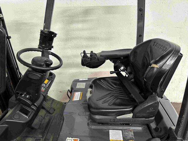 Carrello elevatore elettrico a 3 ruote Toyota 8FBE15T - TRIPLEX 4,3 m