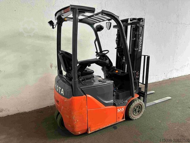 Carrello elevatore elettrico a 3 ruote Toyota 8FBE15T - TRIPLEX 4,3 m