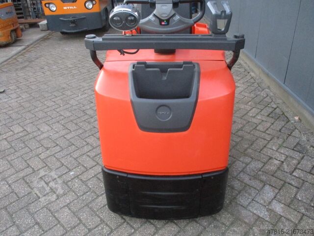 Zugmaschine TOYOTA TSE300 Tracto