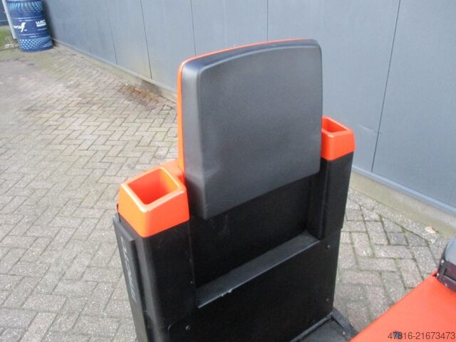 Zugmaschine TOYOTA TSE300 Tracto