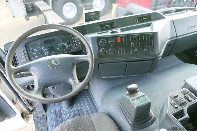 Betonmischer LKW MERCEDES-BENZ 3240 B Actros 8x4, Liebherr HTM904, 9m³