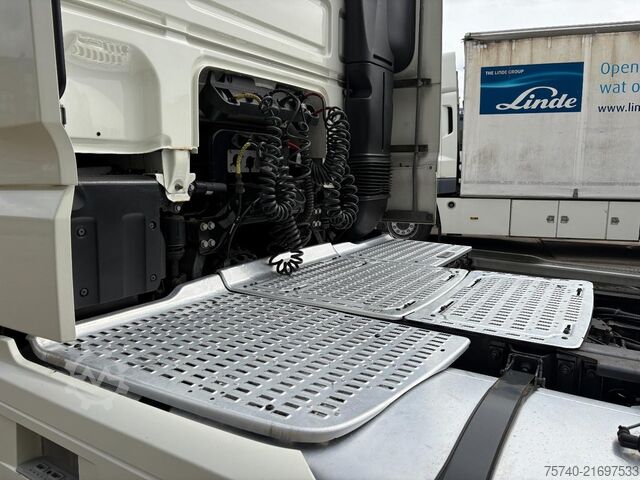 Standard tractor DAF XF 480 FT