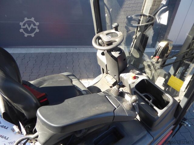 বৈদ্যুতিক 4 চাকা ফর্কলিফ্ট Linde E25-01