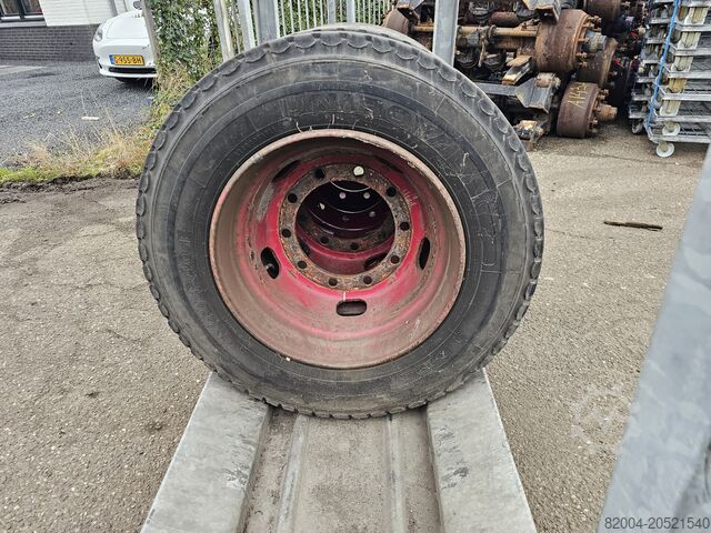 שַׁסִי (מרכב) UNIROYAL 9 R 22.5