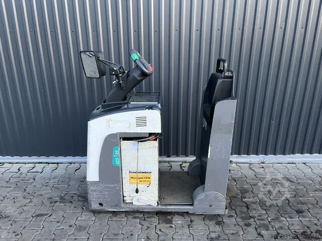 Tow Tractor Jungheinrich EZS130
