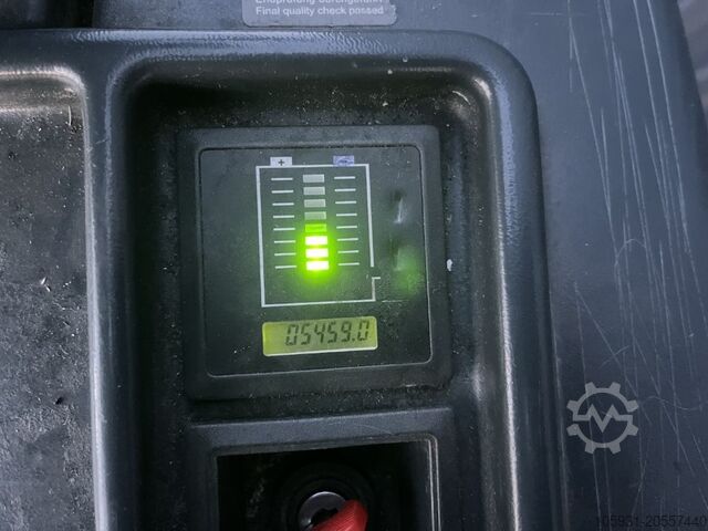 Tow Tractor Jungheinrich EZS130