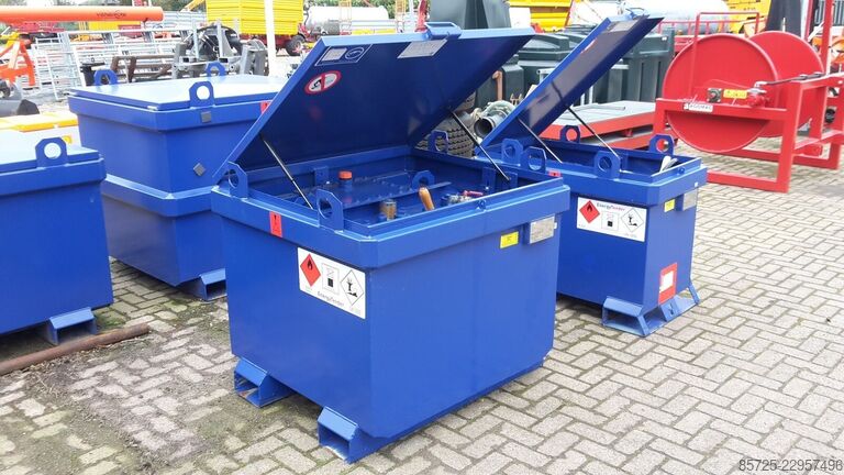 Camião cisterna  IBC tank met handpomp