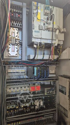 вертикальный обрабатывающий центр DOOSAN VM50