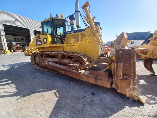 整平机 Komatsu D155A-6R (4 pcs available in Abu Dhabi)