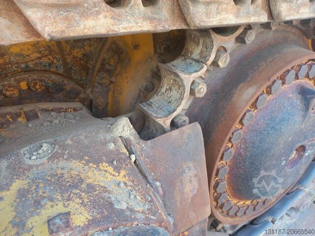 整平机 Komatsu D155A-6R (4 pcs available in Abu Dhabi)