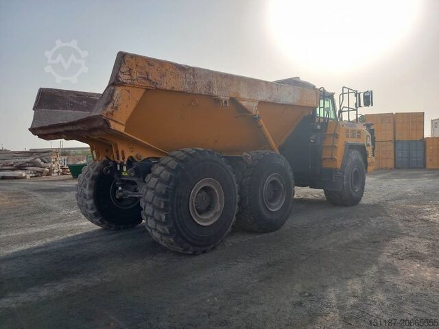 Camión volquete Komatsu HM400-3R (4 pcs available in Abu Dhabi)