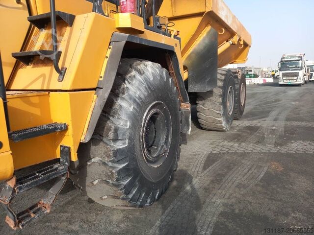 自卸卡车 Komatsu HM400-3R (4 pcs available in Abu Dhabi)