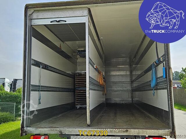 Chiếc vali Iveco EuroCargo 140 E22