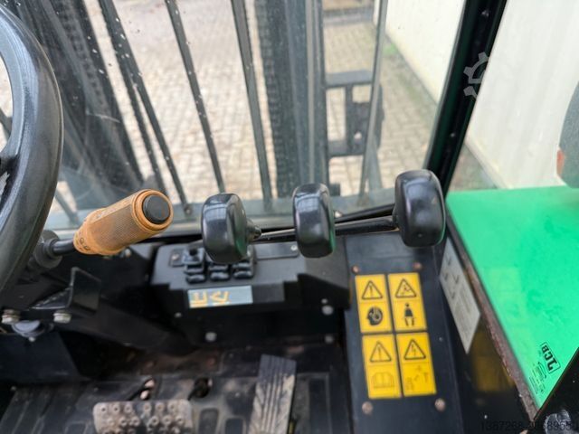 フロントローダーフォークリフト JCB 926 4x4 / 2.600 KG / 1.048 H