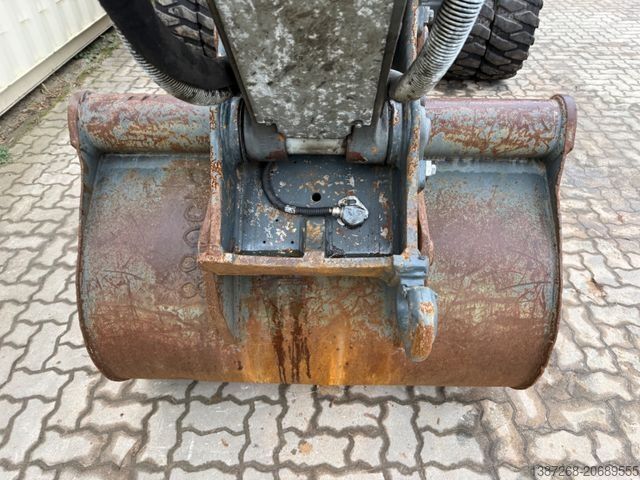 ホイール式油圧ショベル LIEBHERR A914 Compact / 2017 BJ / 9.979 H / OilQuick