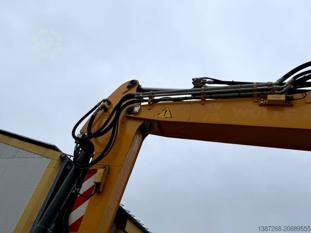 ホイール式油圧ショベル LIEBHERR A914 Compact / 2017 BJ / 9.979 H / OilQuick