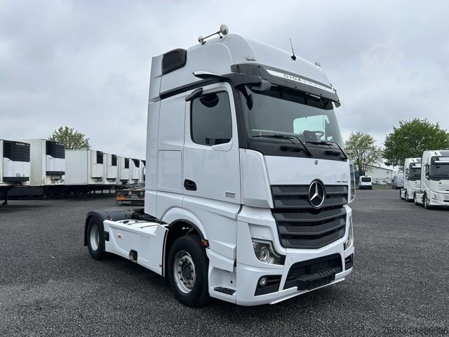 Standard SZM Mercedes Benz 1851 LS Actros Gigaspace