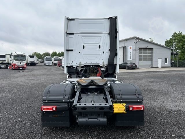 Standard SZM Mercedes Benz 1851 LS Actros Gigaspace
