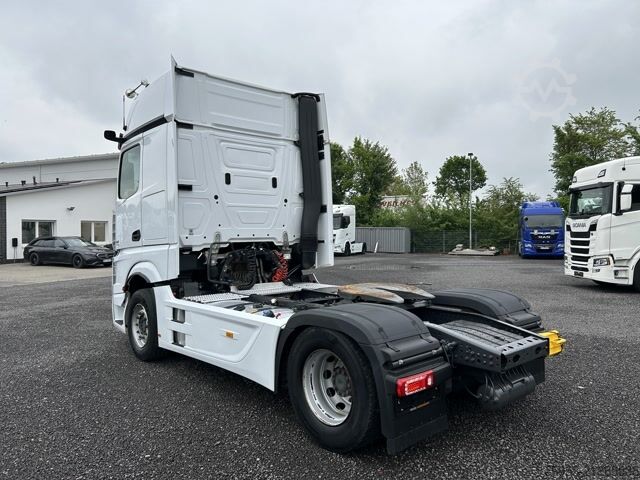 Standard SZM Mercedes Benz 1851 LS Actros Gigaspace