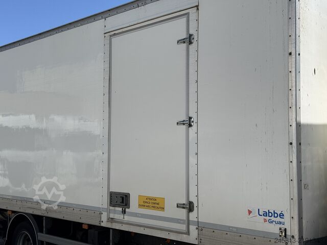 Skriňové nákladné vozidlo Iveco eurocargo 120-220