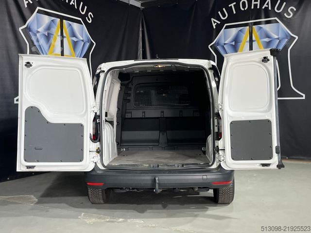 Furgon blaszak VOLKSWAGEN CADDY AUTOMATIK AHK NAVI KLIMA TEMP SHZ