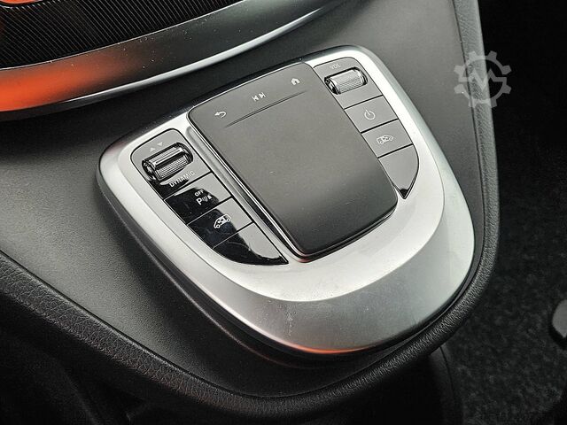 Vận tải hành khách MERCEDES-BENZ EQV 300 L3 XL 8-Pers Mbux