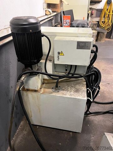 Verticale bewerkingscentrum Saeilo Contur MMV 2000