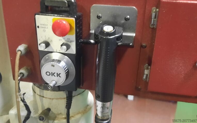 Centro de mecanizado vertical de 5 ejes OKK VP600 -5AX