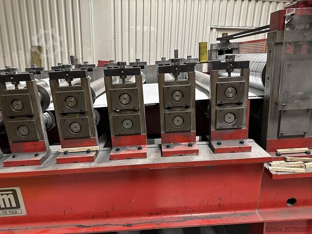 Irrotus + / tai Rullamuovauslinjat Stam Siempelkamp sandwich panel line CNC