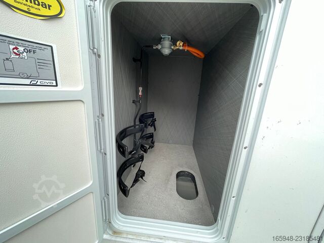 Semi-integrated camper ETRUSCO 7.4 SBC | Markise, Multimedia Paket,Safety Paket