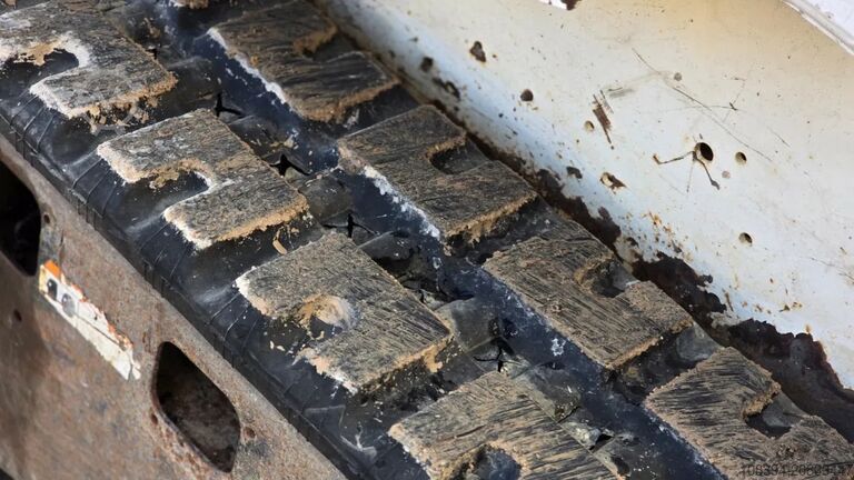 Caricatore cingolato Bobcat T140