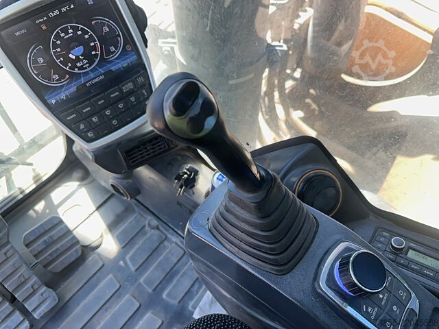 Excavadora de cadenas Hyundai HX520AL