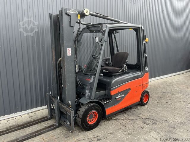 Stivuitor electric cu 4 roți Linde E25L-01