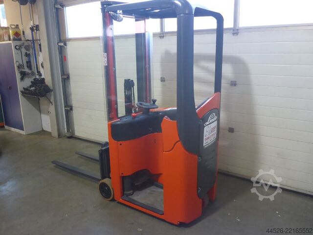 Stivuitor electric cu 3 roți Linde E10