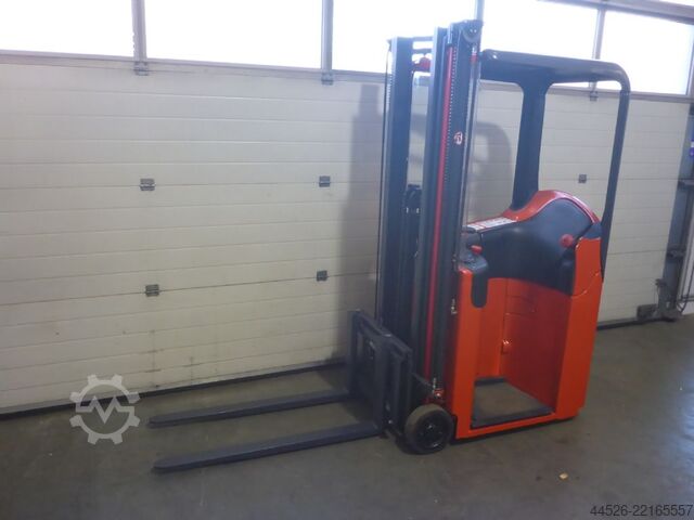 Stivuitor electric cu 3 roți Linde E10