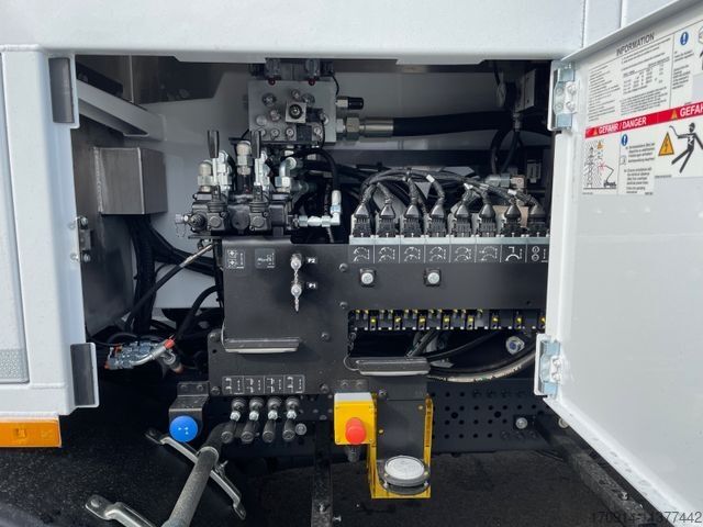 משאית משאבת בטון MERCEDES-BENZ Arocs 2740 6x4 E6 GSR Schwing  S36X Razor-5Knick