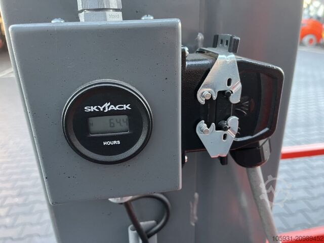 Vertikalni lift Skyjack SJ12