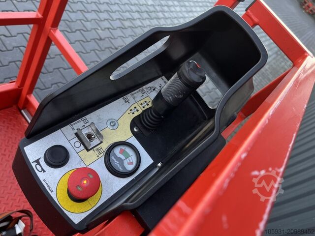 Vertikalni lift Skyjack SJ12