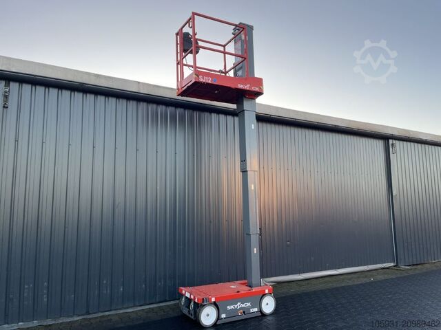 Vertikalni lift Skyjack SJ12