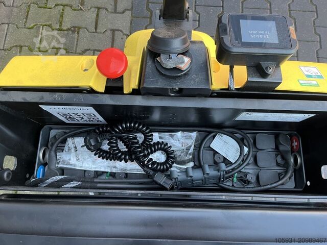 รถลากพาเลทแบบมือโยก Hyster P1.6