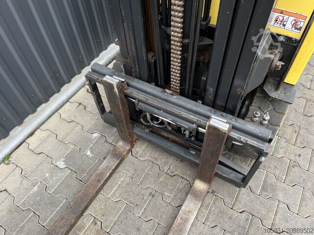 รถโฟล์คลิฟท์ไฟฟ้า 4 ล้อ Hyster E2.0XN