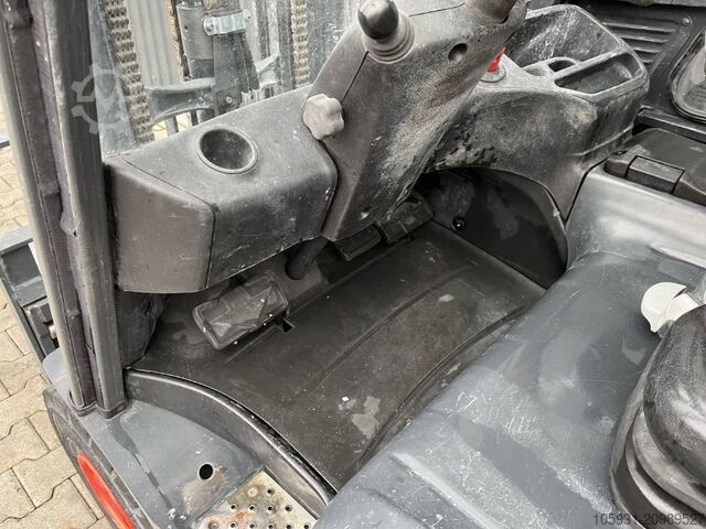 รถโฟล์คลิฟท์ไฟฟ้า 4 ล้อ Linde E25-01