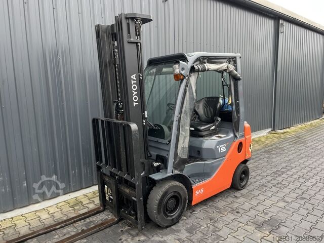 รถยกแอลพีจี Toyota 8FGF15F