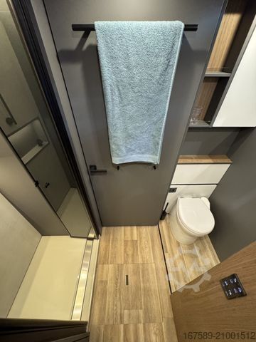 Autocaravana integral NIESMANN+BISCHOFF Arto 84, Gas-/Festtank,Sat,Autark,Eifelgrau,AHK