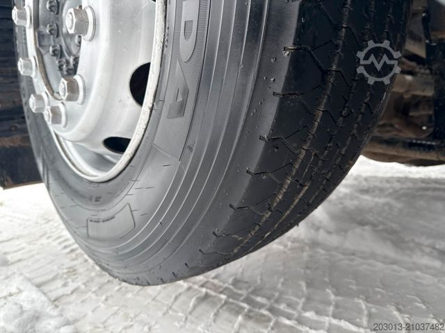 Camion benne à bras amovible MAN TGX 26.440 Abrollkipper HYVA 20.60.S